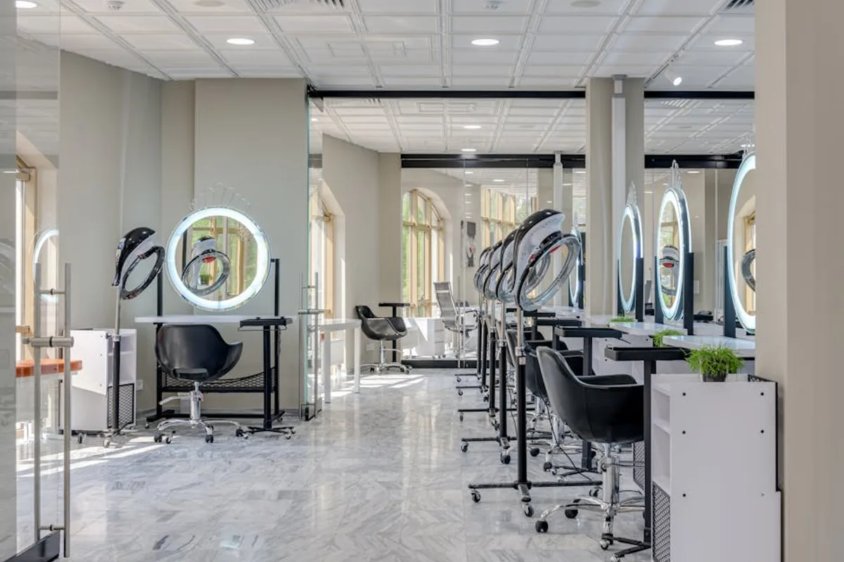 Lee Nails & Spa